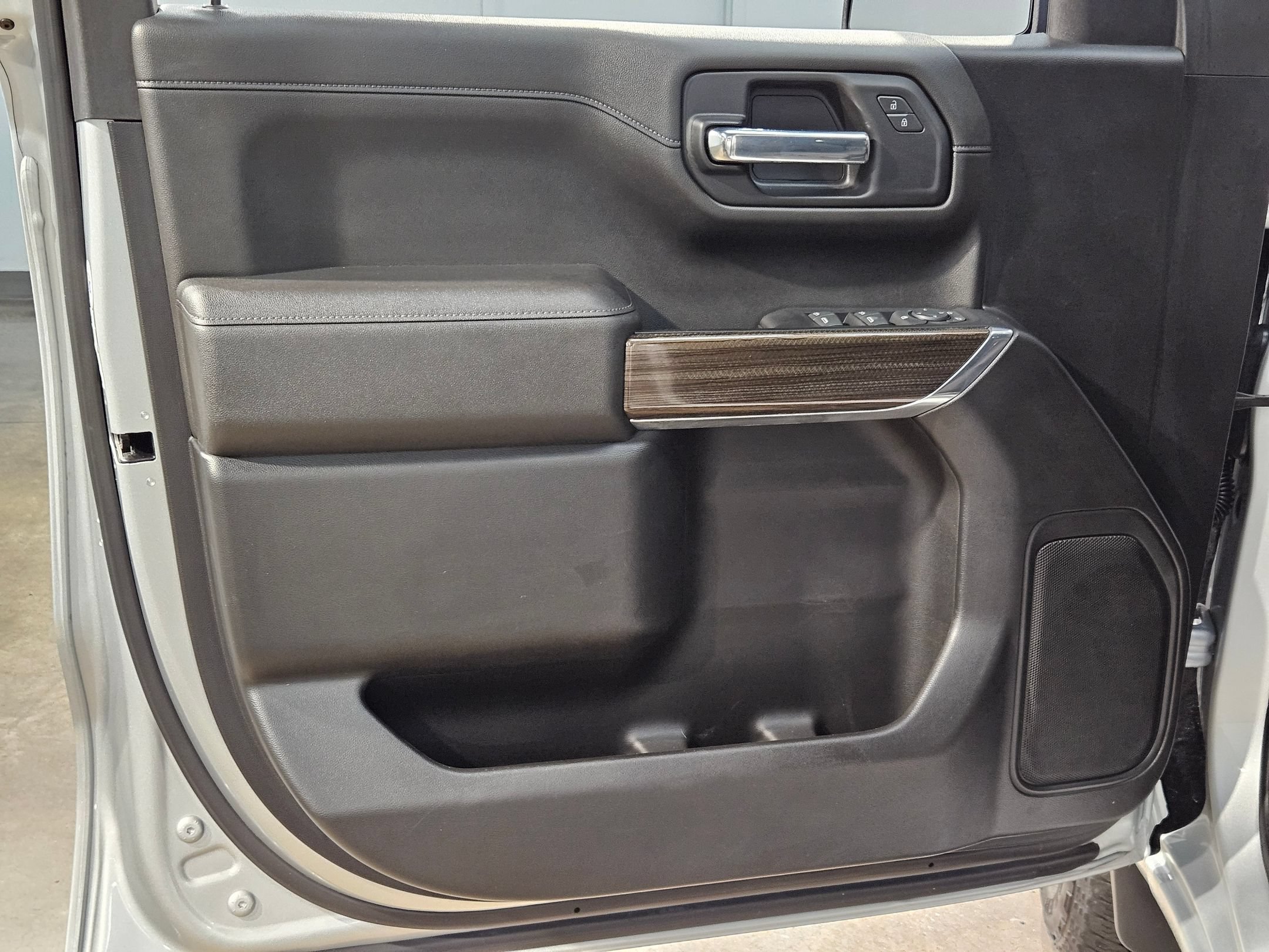 Used 2022 Chevrolet Silverado 1500 LT AWD/4WD image 20