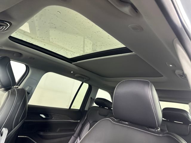 Used 2023 Jeep Grand Cherokee 4WD 4xe image 12