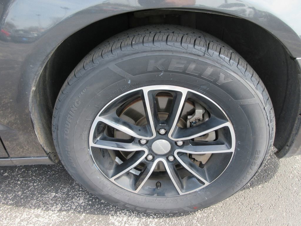 Used 2017 Dodge Grand Caravan SE image 9