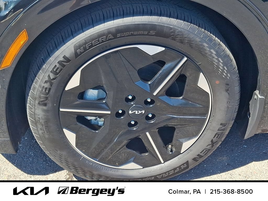 Certified 2025 Kia EV6 Wind AWD/4WD image 10