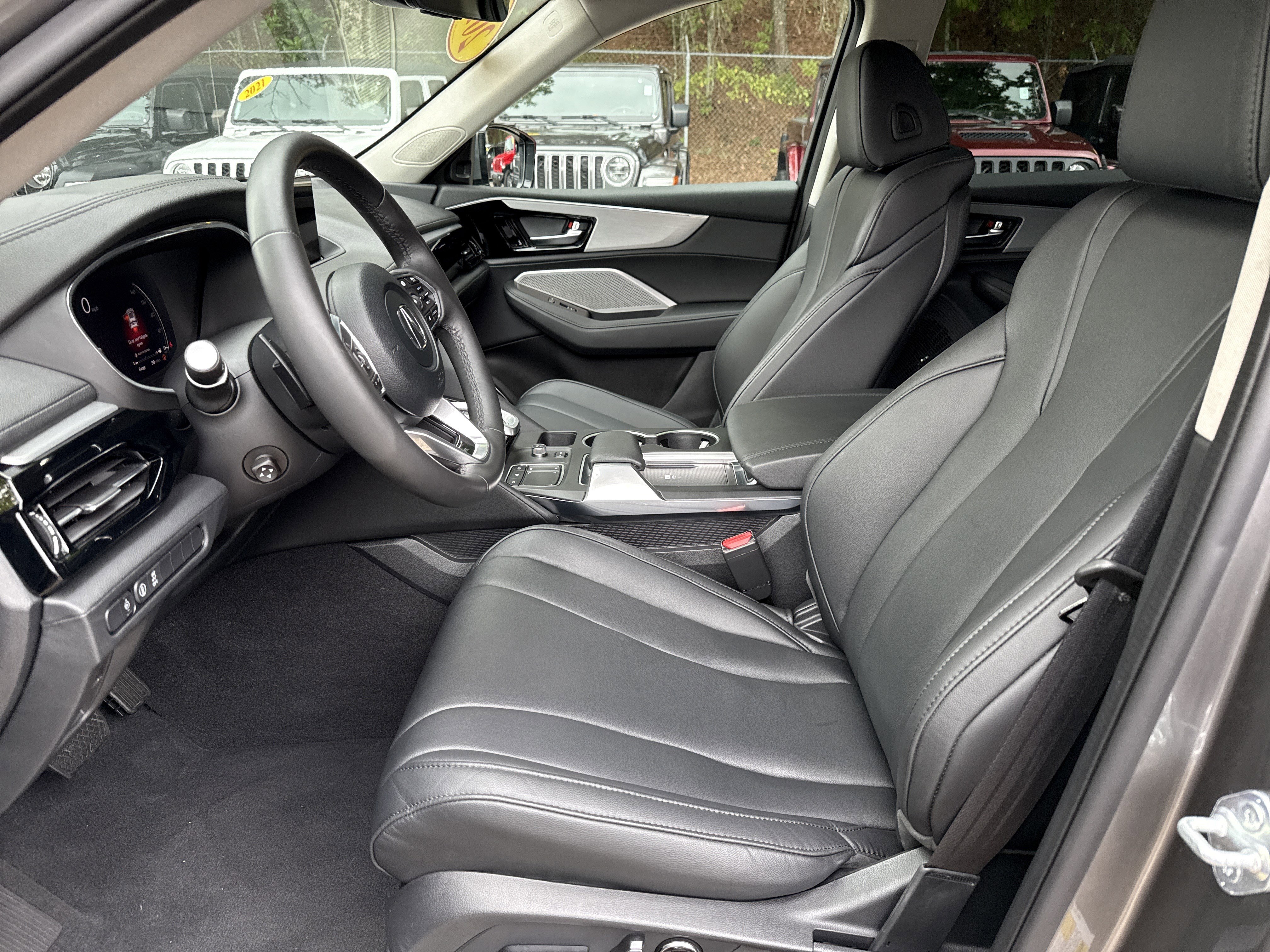 Used 2024 Acura MDX FWD image 9