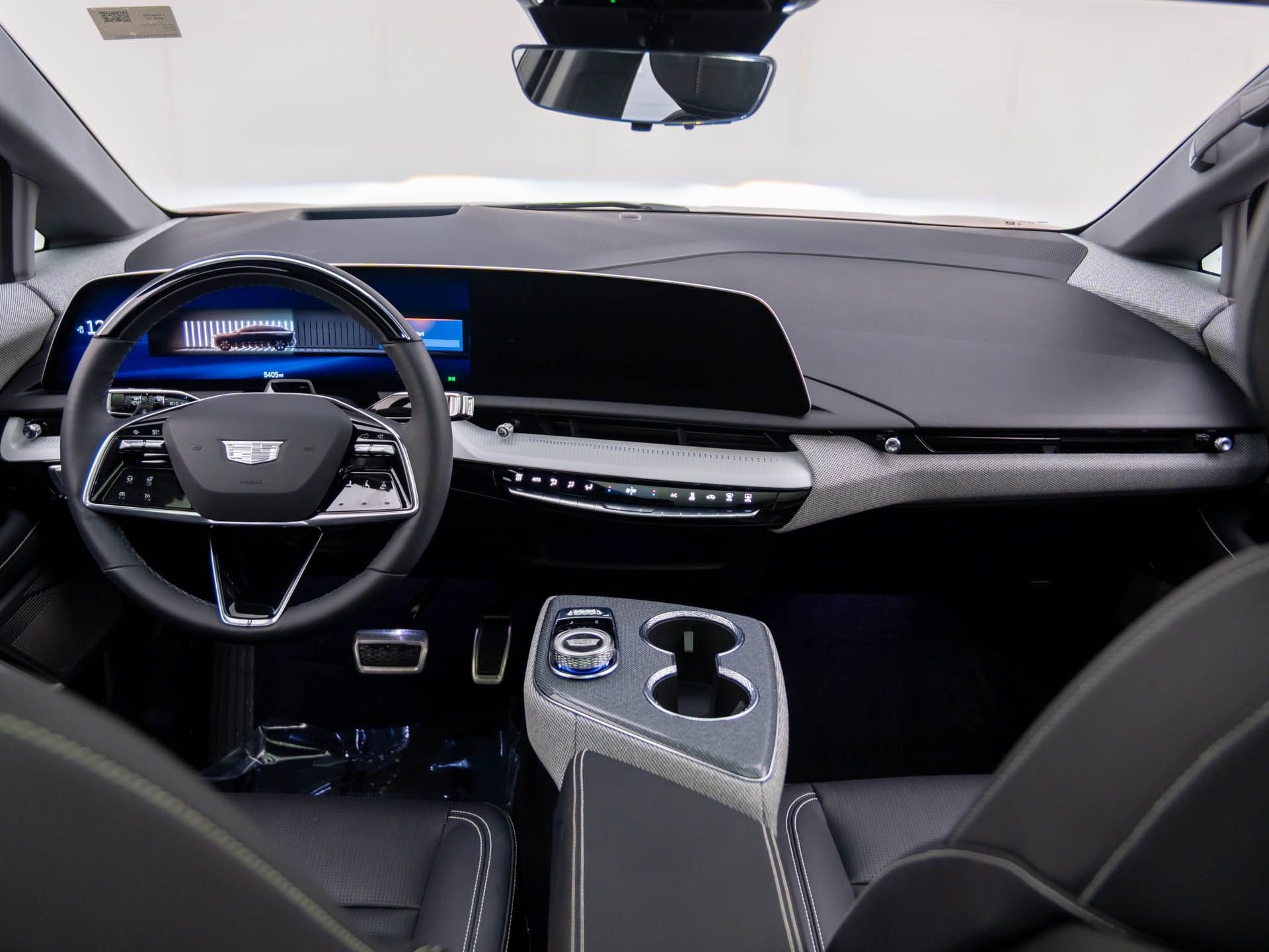 Certified 2025 Cadillac Optiq Sport 2 w/ LPO, Floor Liner Package image 12