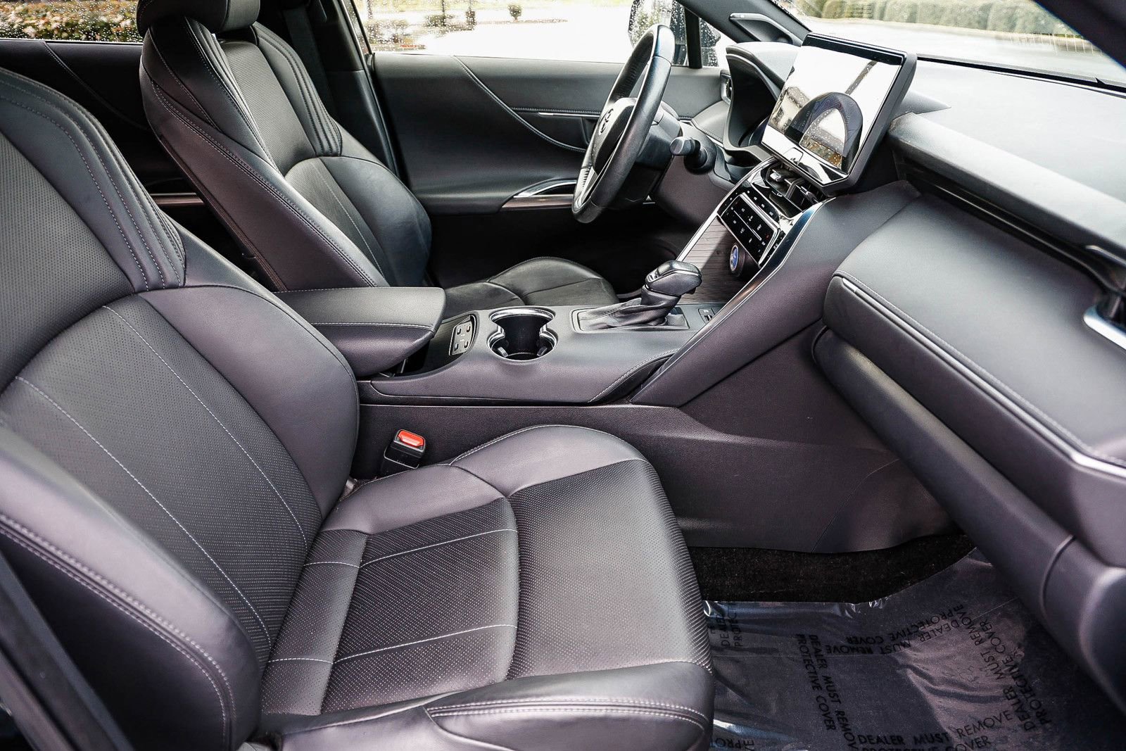 Used 2021 Toyota Venza Limited image 16