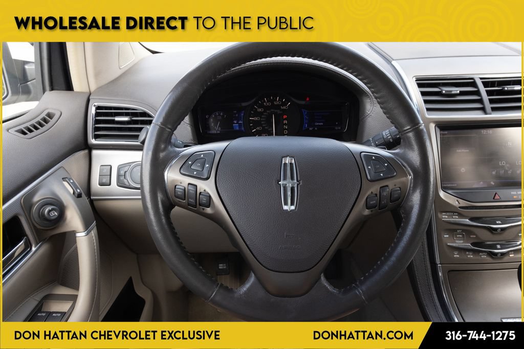 Used 2013 Lincoln MKX FWD image 6