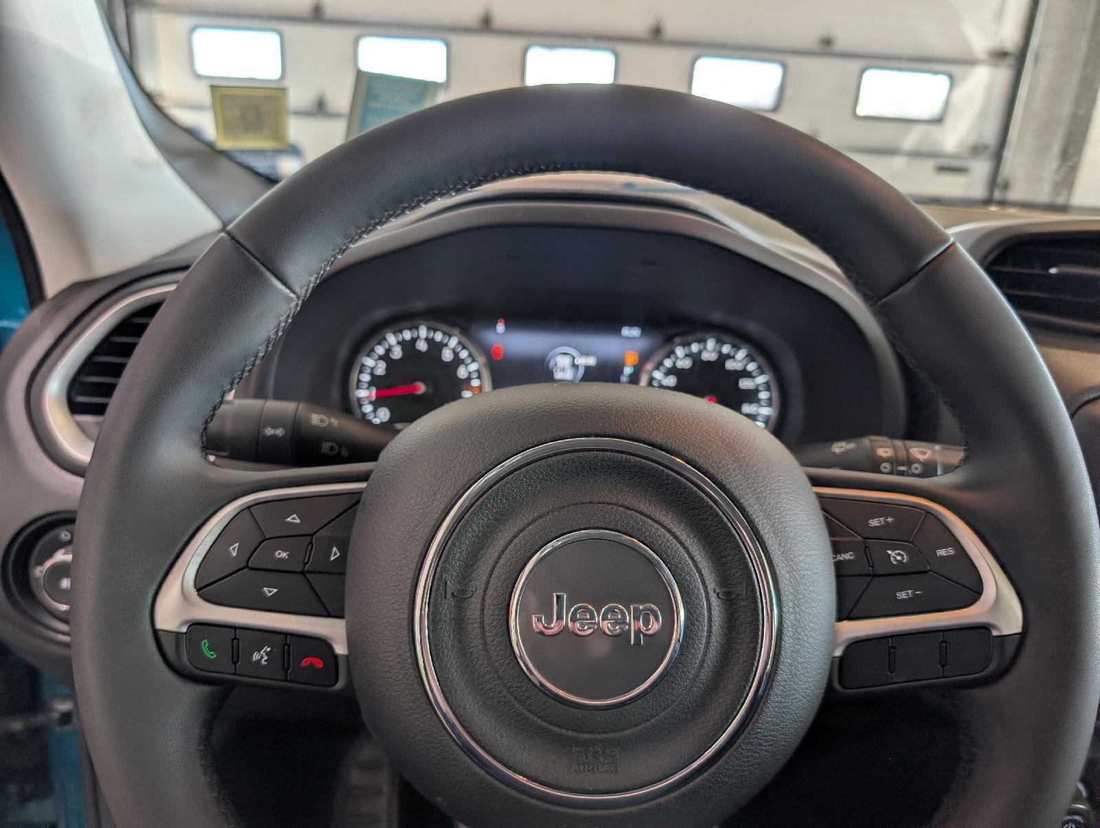 Used 2021 Jeep Renegade Latitude AWD/4WD image 21