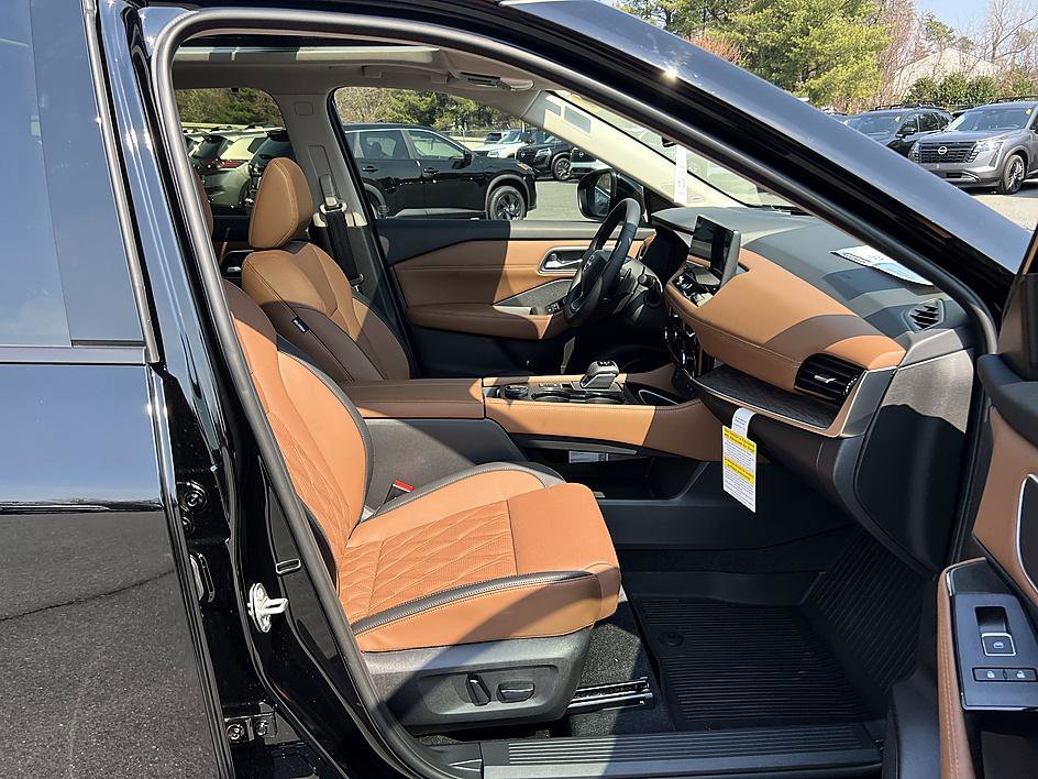 New 2026 Nissan Rogue Platinum image 25