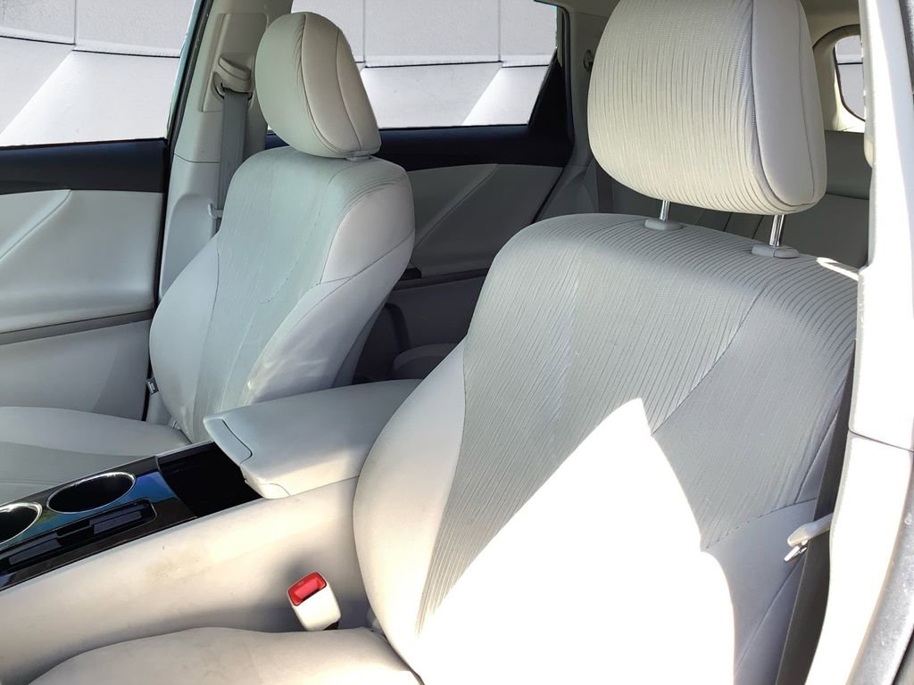 Used 2015 Toyota Venza LE AWD/4WD image 8