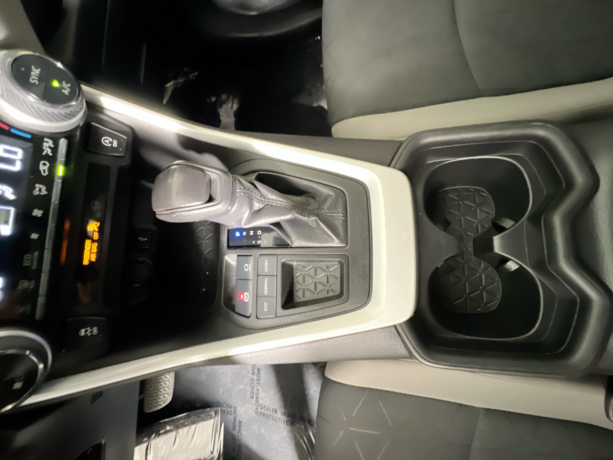Used 2021 Toyota RAV4 XLE FWD image 25