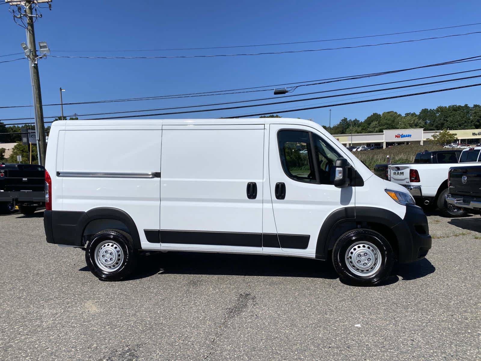 Used 2025 RAM ProMaster 1500 w/ Convenience Group FWD image 2