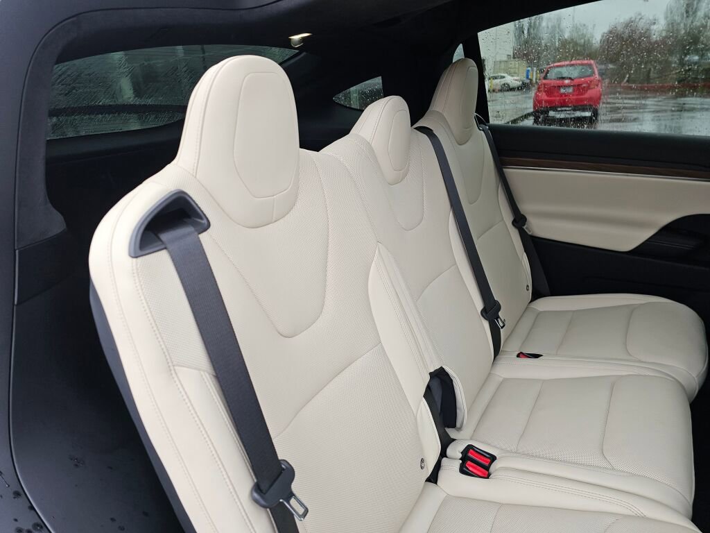 Used 2024 Tesla Model X Long Range image 16