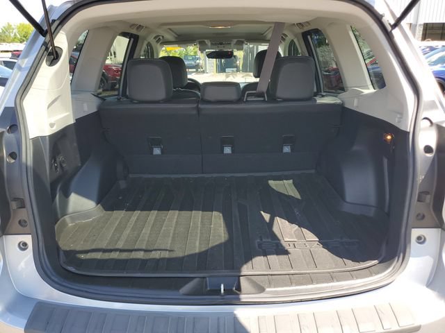 Used 2017 Subaru Forester 2.5i Touring AWD/4WD image 11