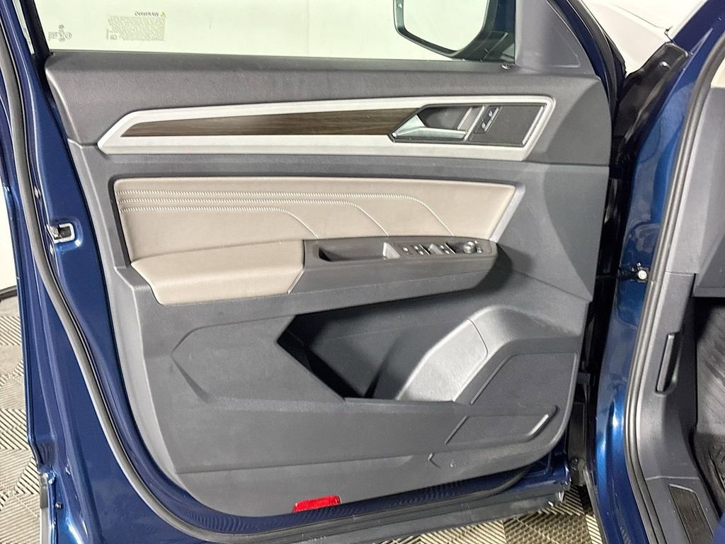 Certified 2022 Volkswagen Atlas SE image 11