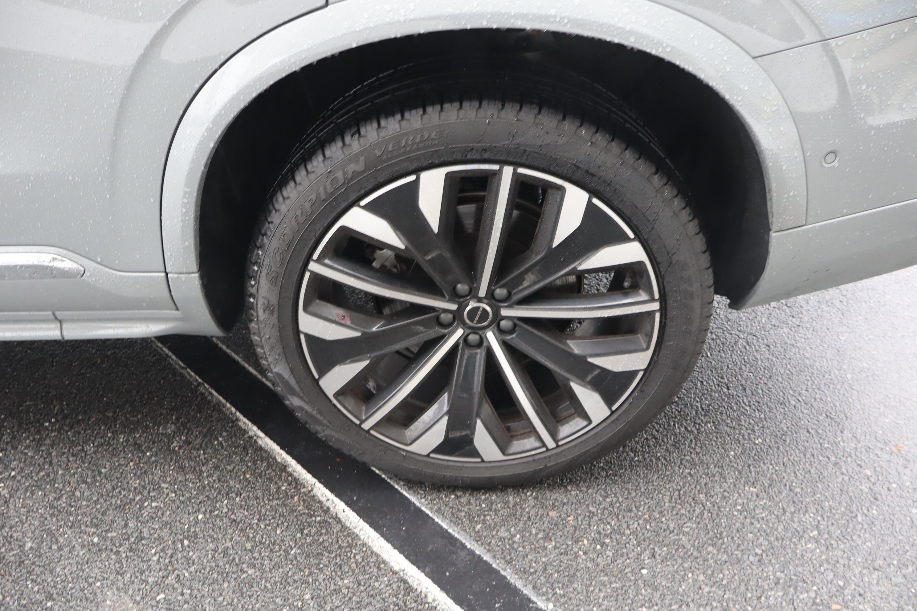 Used 2025 Volvo XC90 B6 Plus image 41