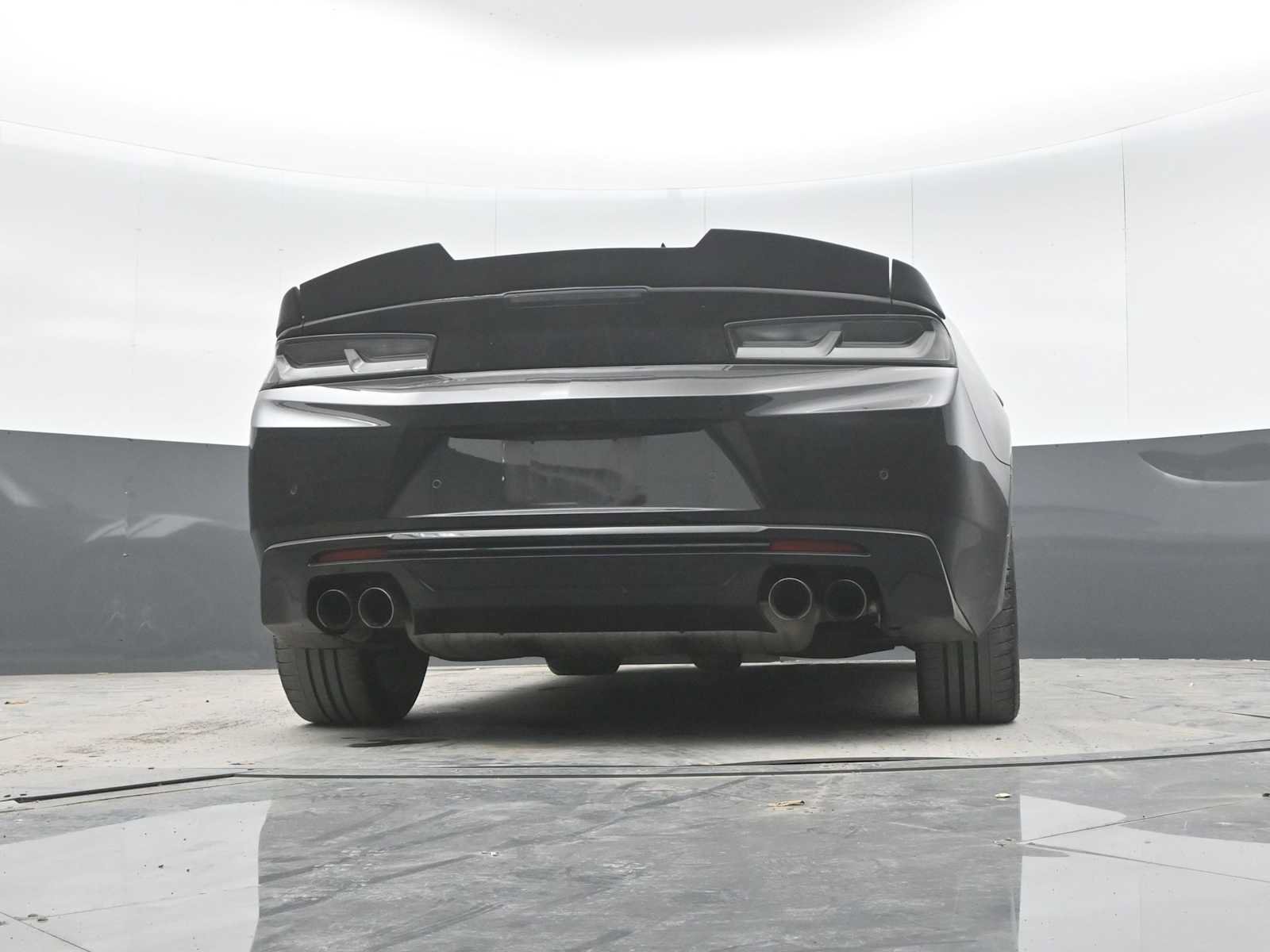 Used 2018 Chevrolet Camaro SS RWD image 31