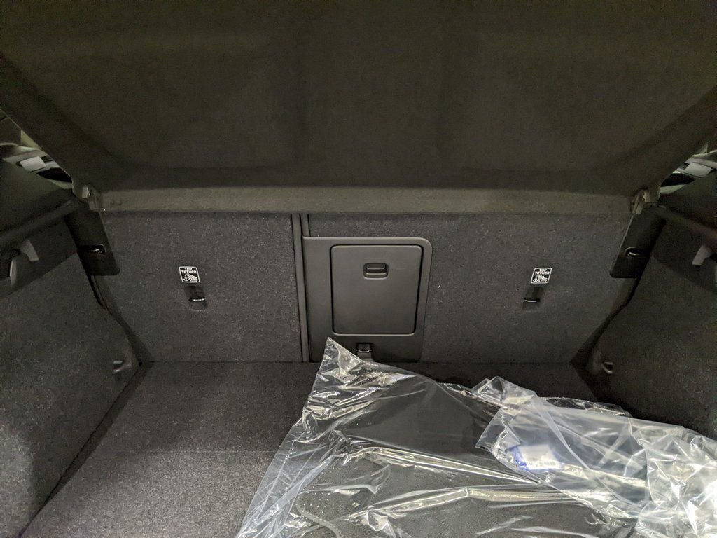 New 2026 Volvo XC40 B5 Ultra w/ Climate Package image 27