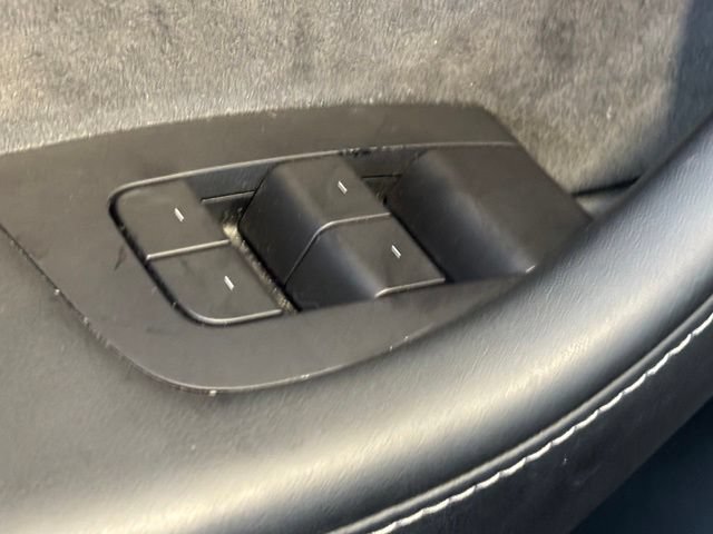 Used 2022 Tesla Model Y Performance AWD/4WD image 34