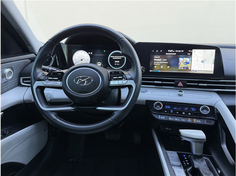 Used 2022 Hyundai Elantra Limited w/ Preferred Accessory Package image 7