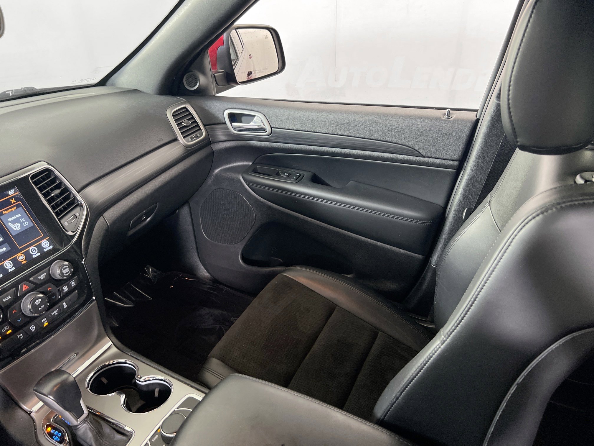 Used 2022 Jeep Grand Cherokee Laredo X image 23