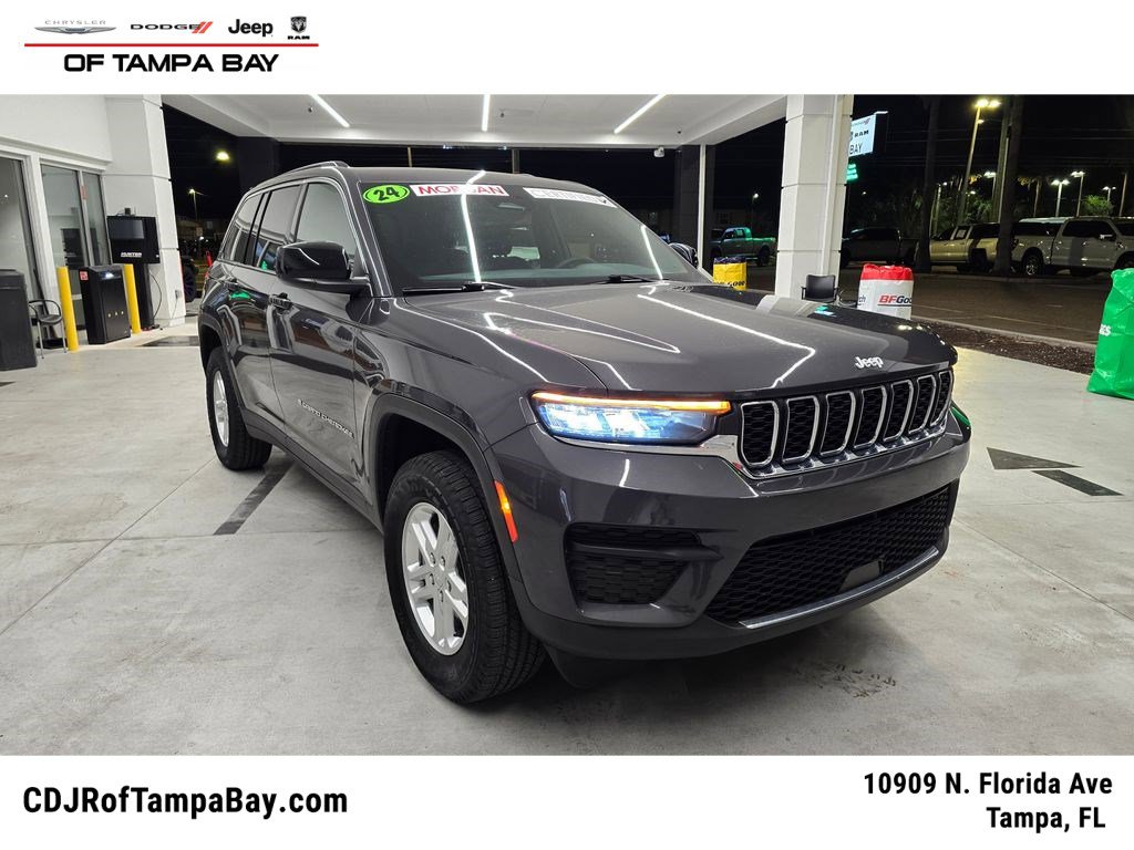 Certified 2024 Jeep Grand Cherokee Laredo w/ Luxury Tech Group I AWD/4WD image 1