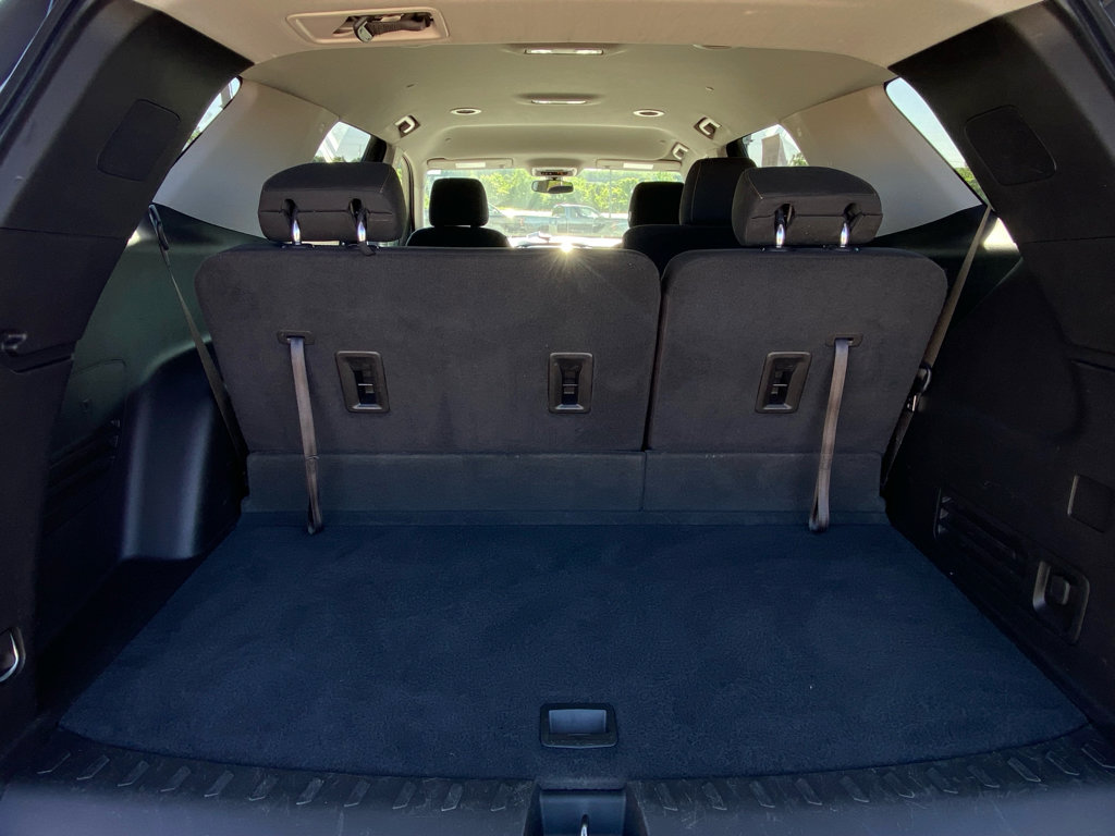 Used 2020 Chevrolet Traverse LS FWD image 16