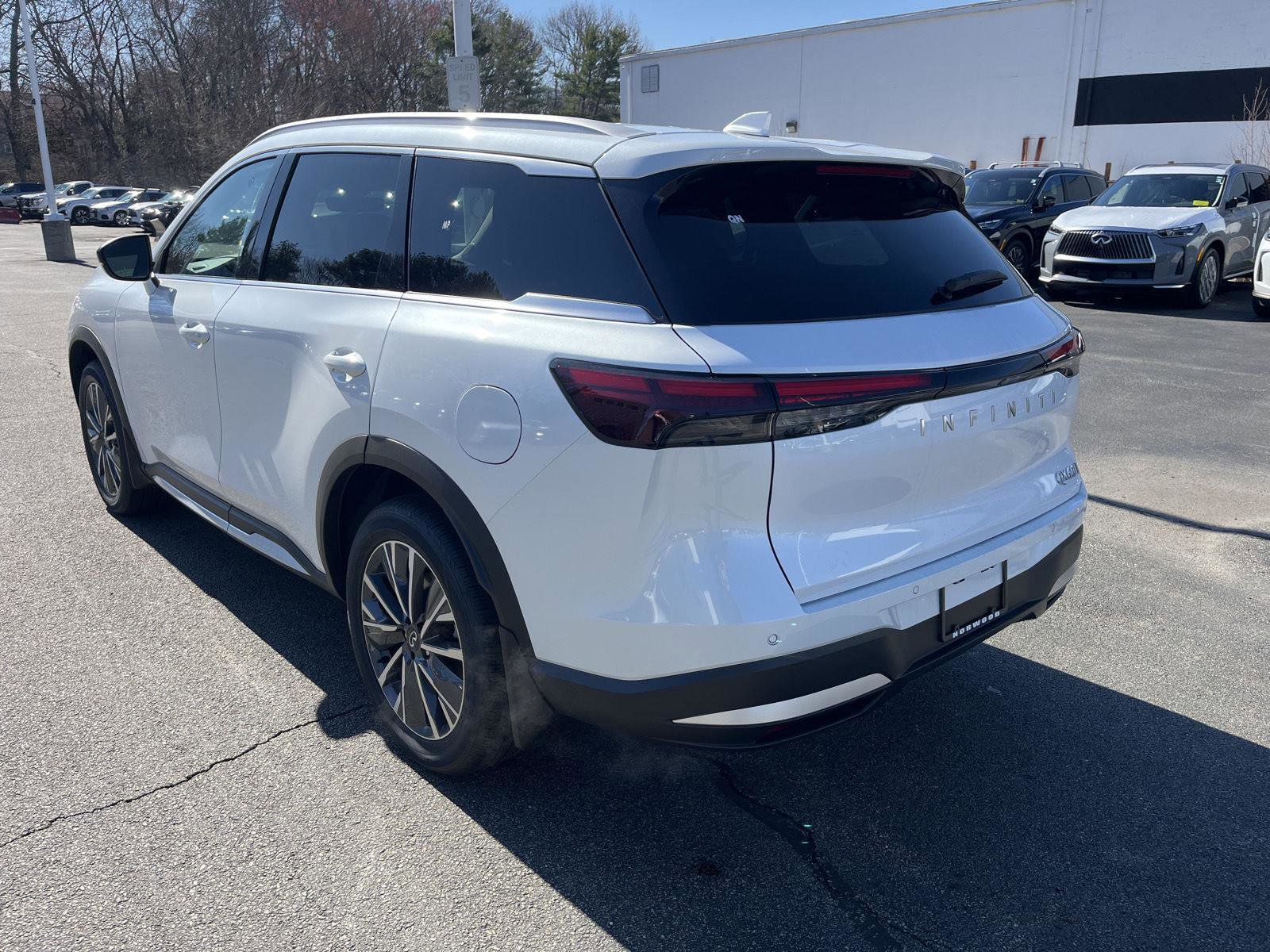 New 2026 INFINITI QX60 Luxe w/ Cargo Package image 5