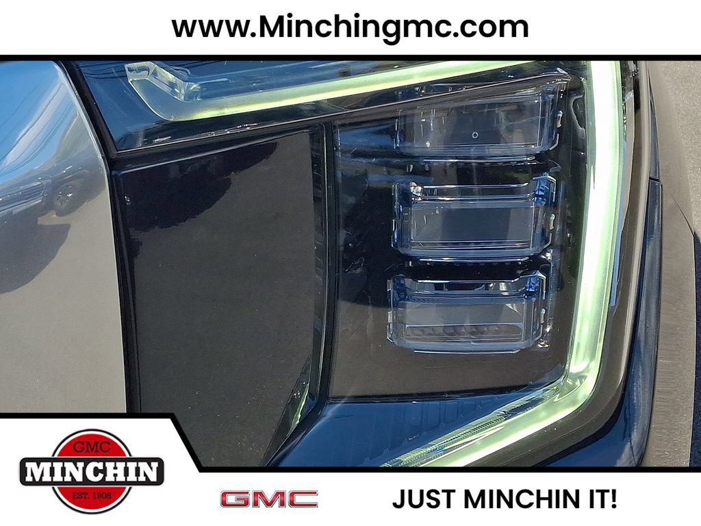 Used 2023 GMC Yukon Denali w/ Advanced Technology Package AWD/4WD image 9