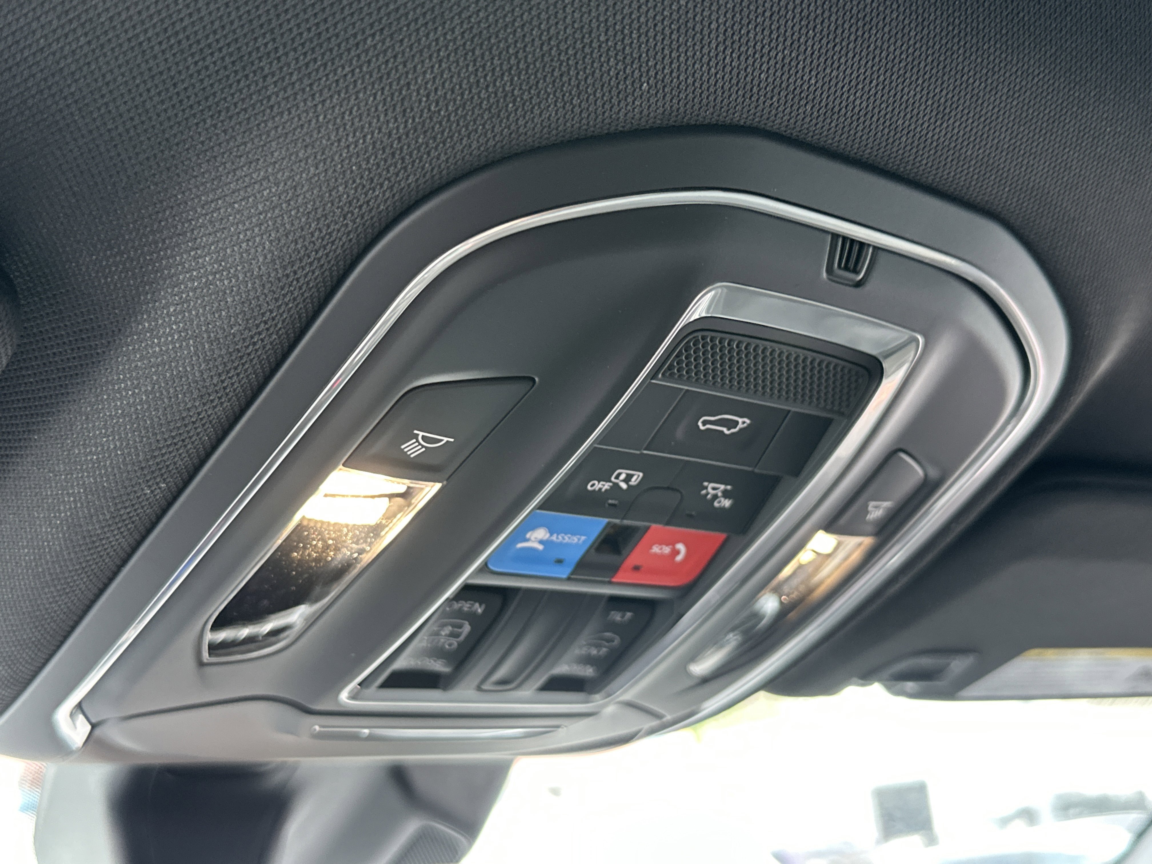 New 2026 Jeep Grand Cherokee Laredo AWD/4WD image 8