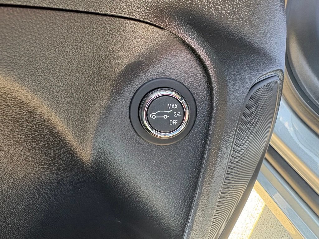 Used 2023 Buick Encore GX Select w/ Sport Touring Package FWD image 15