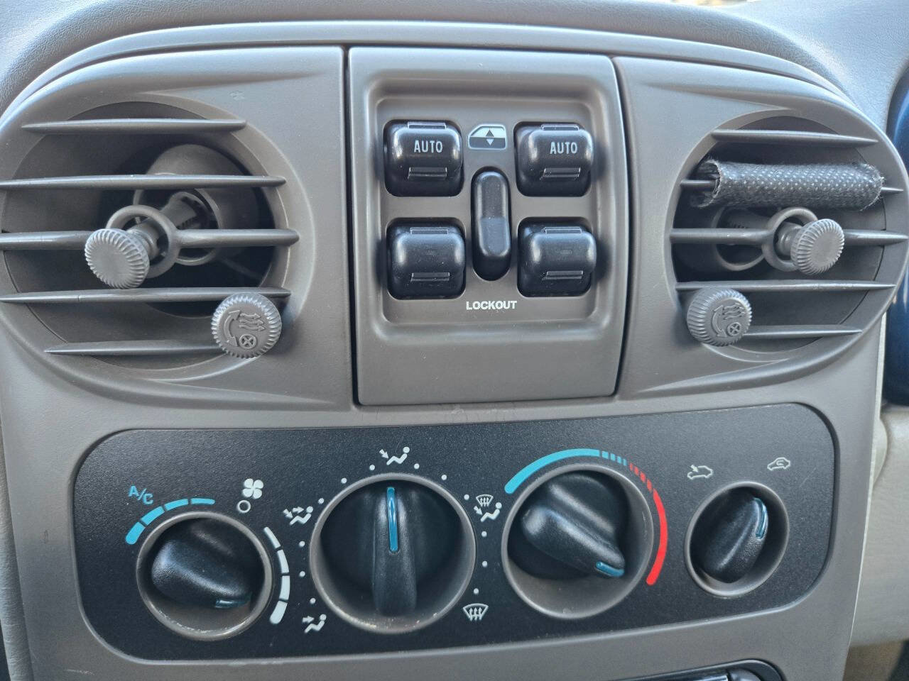 Used 2002 Chrysler PT Cruiser Limited image 19