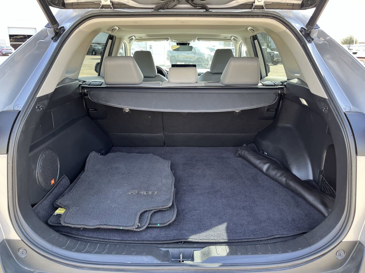 Used 2023 Toyota RAV4 Limited image 29