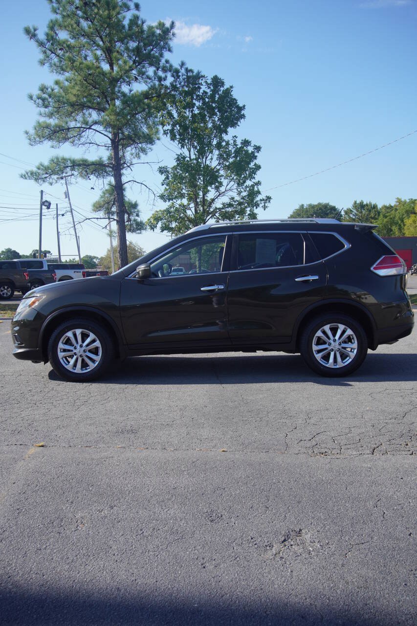 Used 2016 Nissan Rogue SV FWD image 2