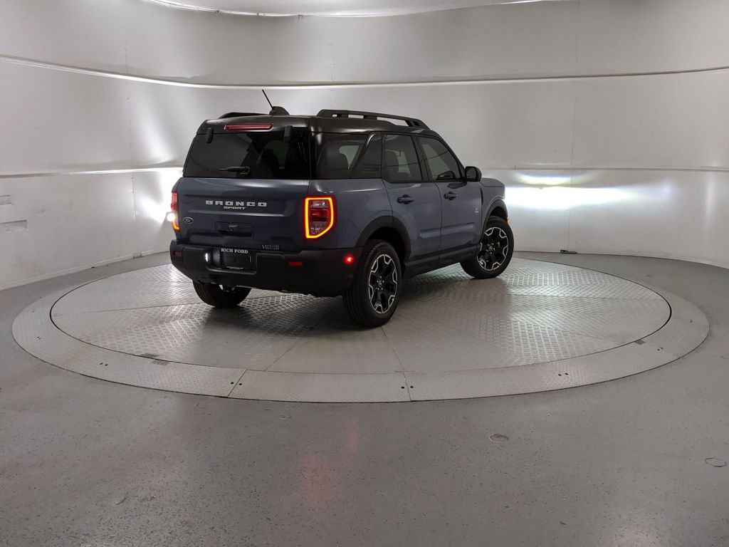 New 2025 Ford Bronco Sport Outer Banks image 3