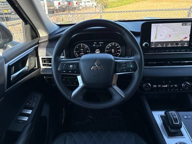 Used 2023 Mitsubishi Outlander SEL AWD/4WD image 9