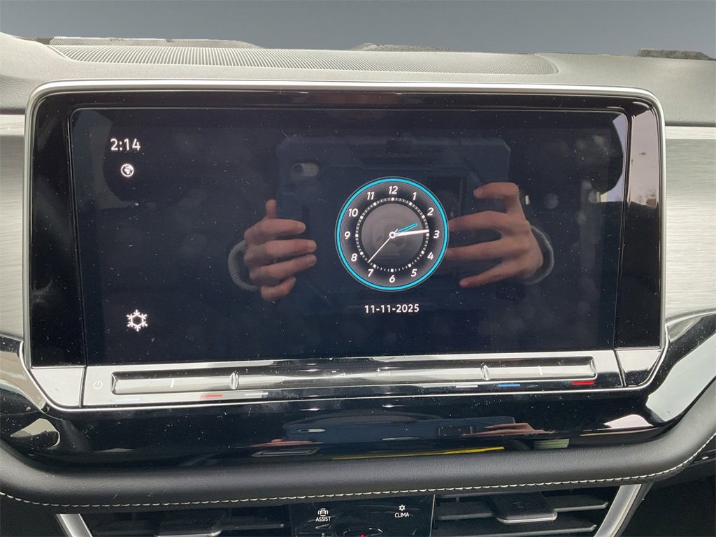 Used 2024 Volkswagen Atlas Cross Sport SE image 11