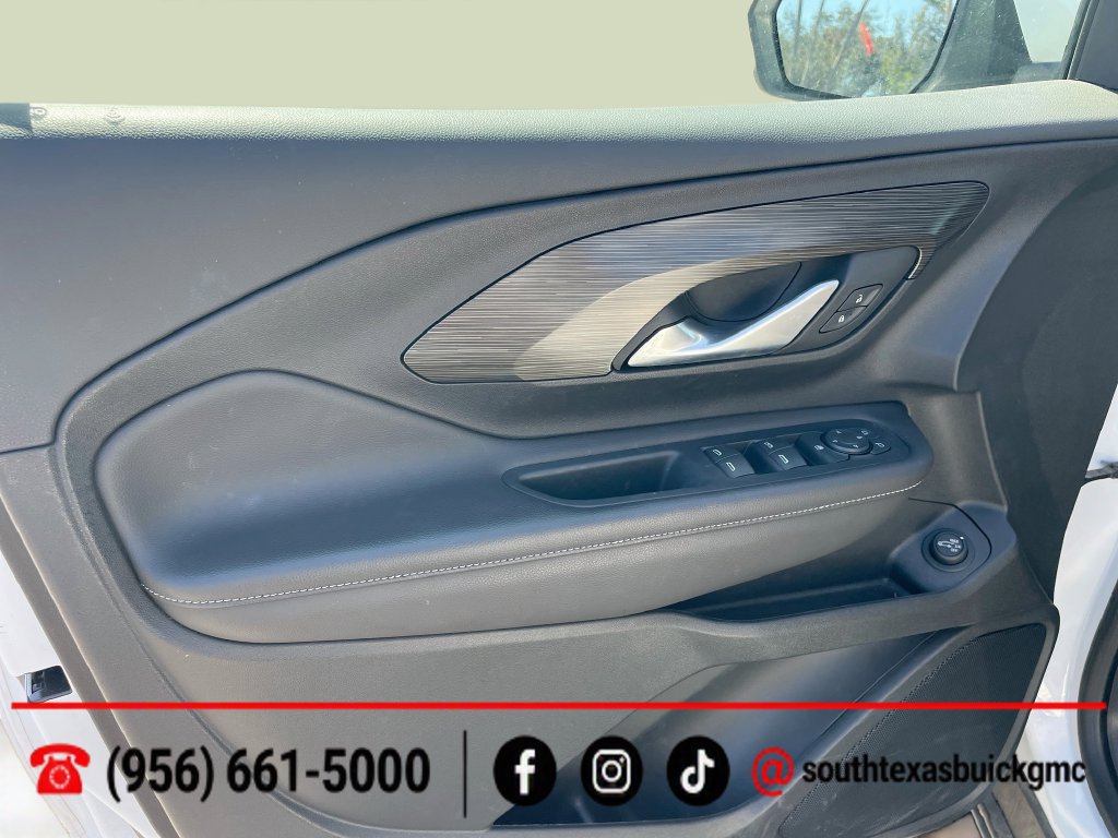 Used 2022 GMC Terrain SLE w/ Driver Convenience Package FWD image 10