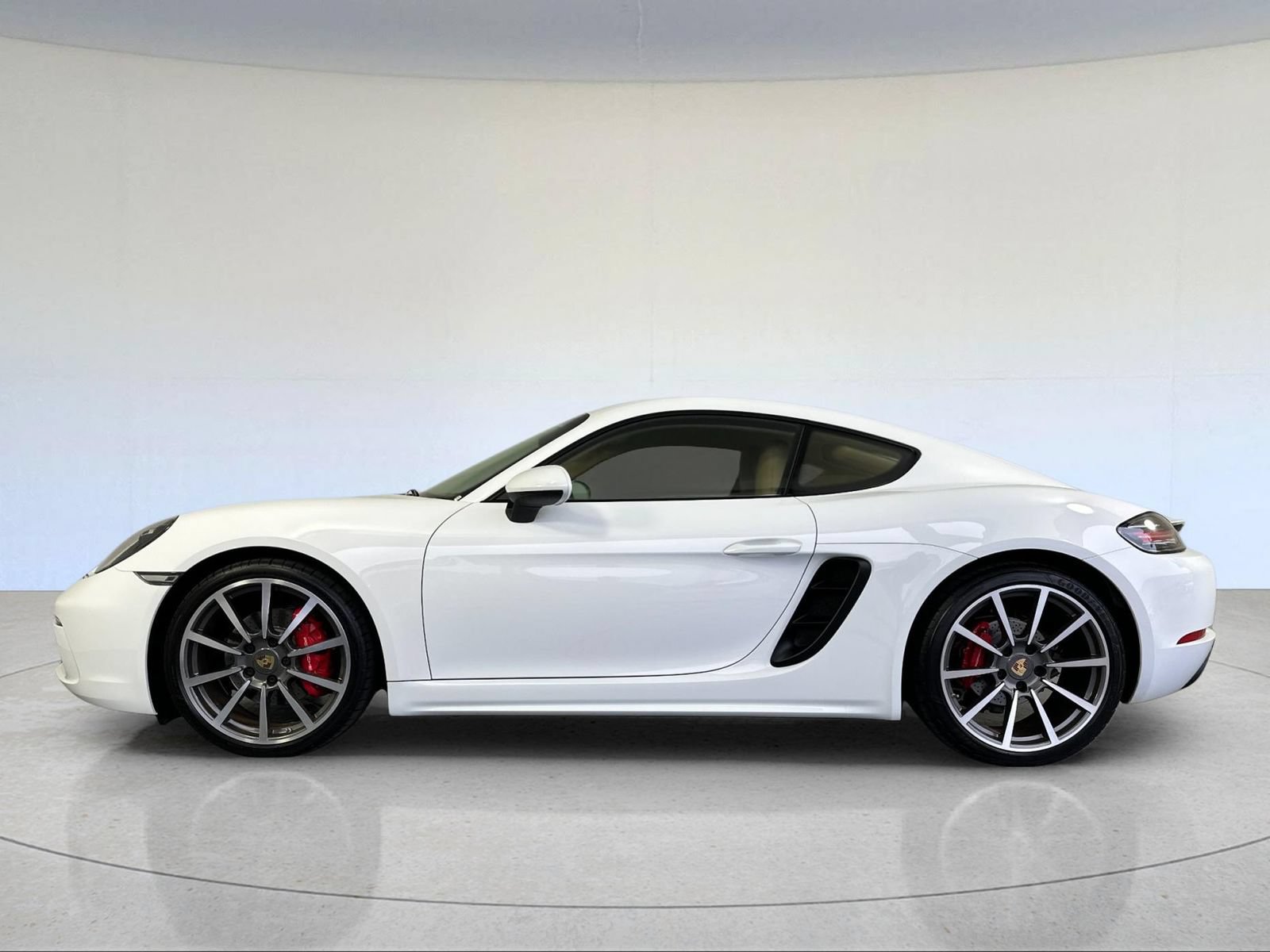 Certified 2017 Porsche 718 Cayman S RWD image 2