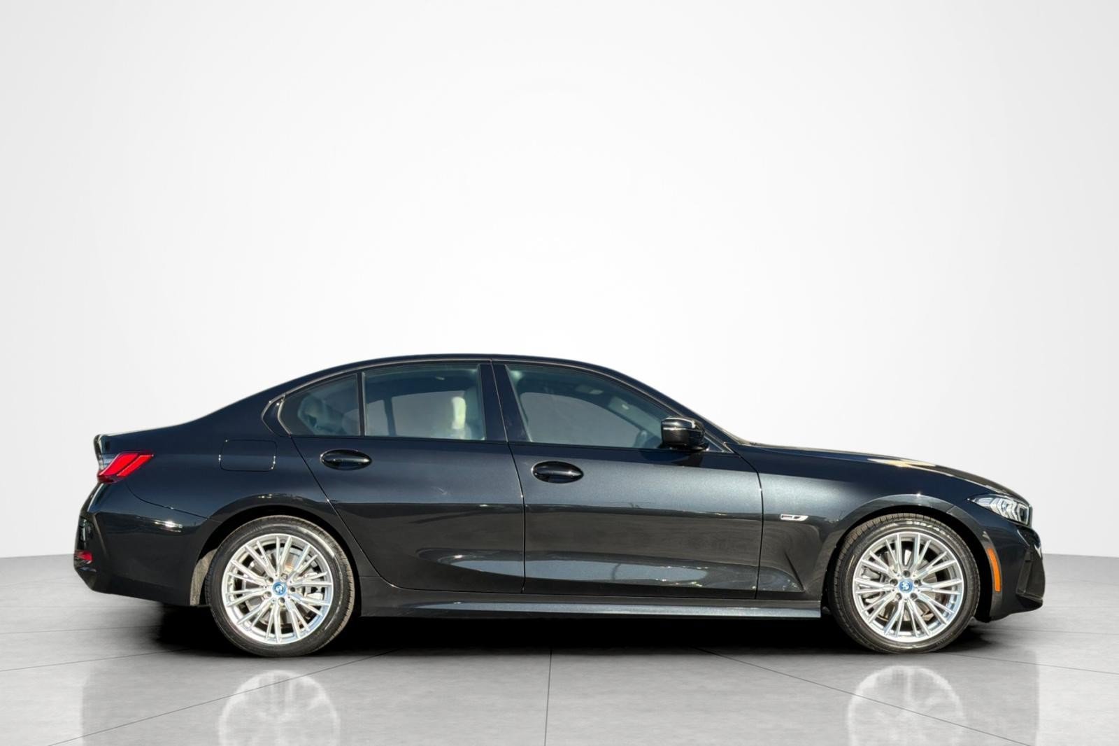 Used 2023 BMW 330e w/ Premium Package RWD image 6