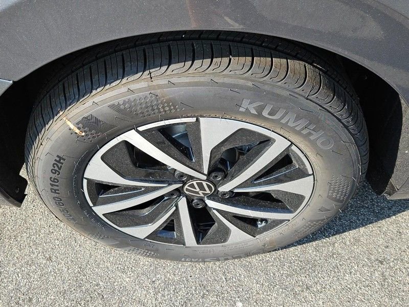 New 2025 Volkswagen Jetta S image 4