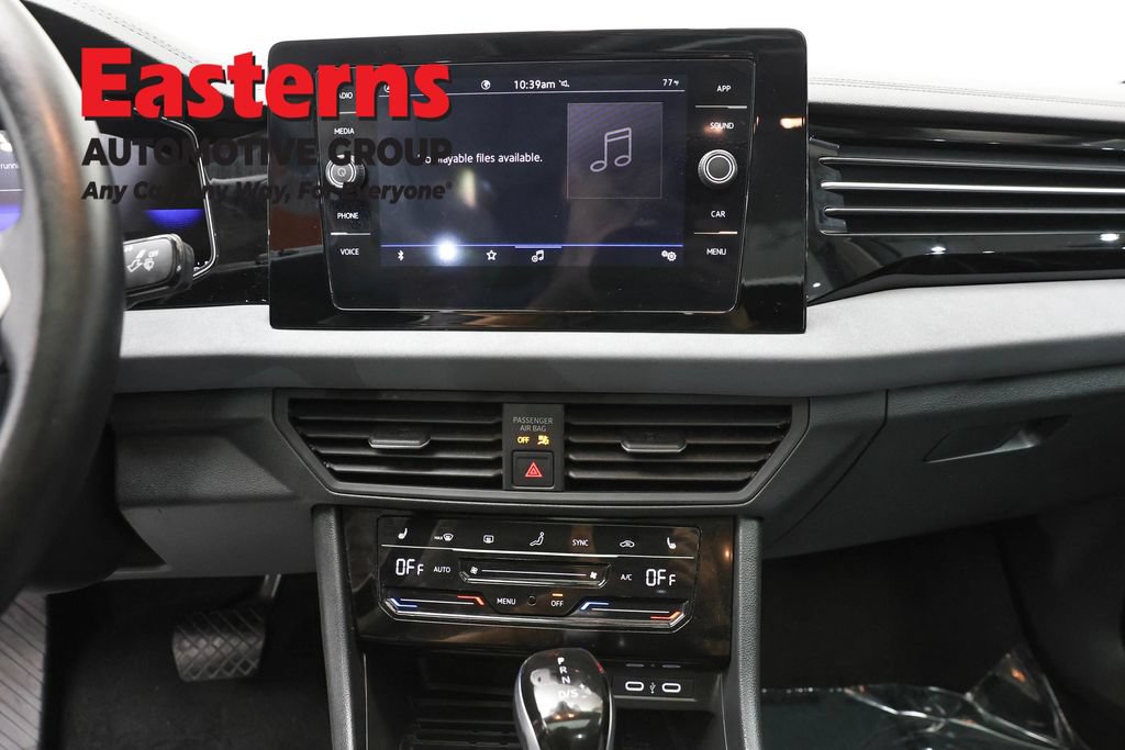 Used 2025 Volkswagen Jetta SE FWD image 13