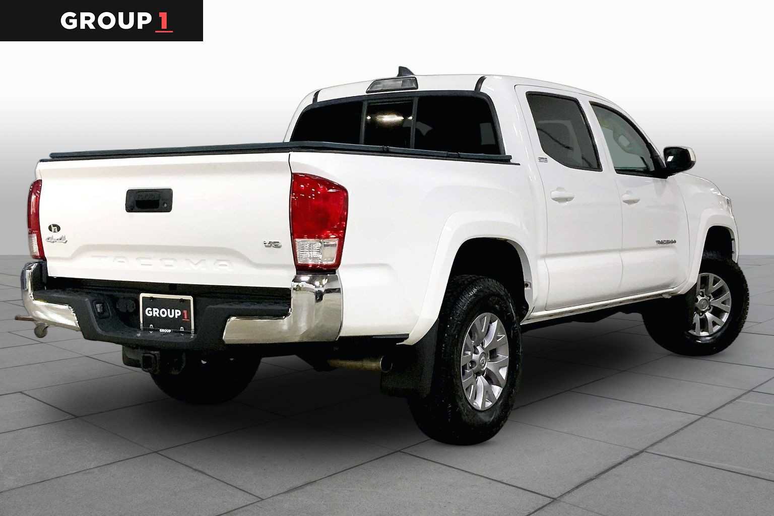 Certified 2017 Toyota Tacoma SR5 w/ Tow Package AWD/4WD image 13