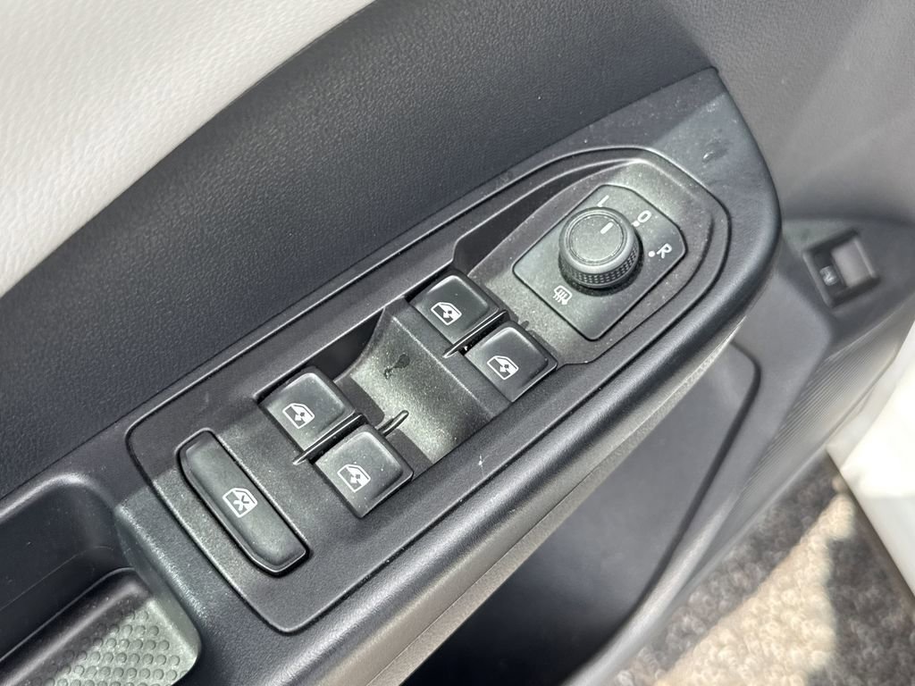 Used 2023 Volkswagen Taos SE image 11