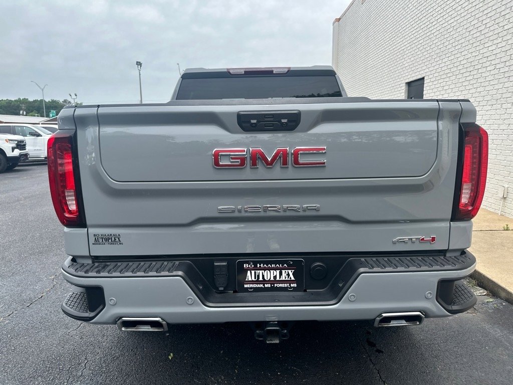 Used 2024 GMC Sierra 1500 AT4 image 4