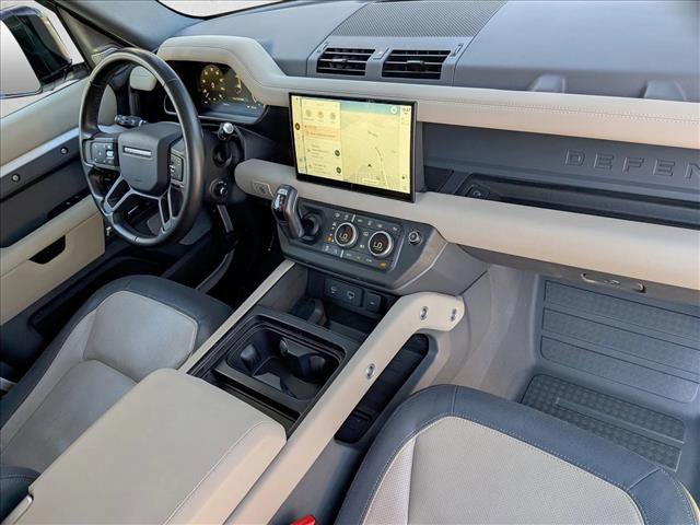 Used 2024 Land Rover Defender 130 X-Dynamic SE image 21