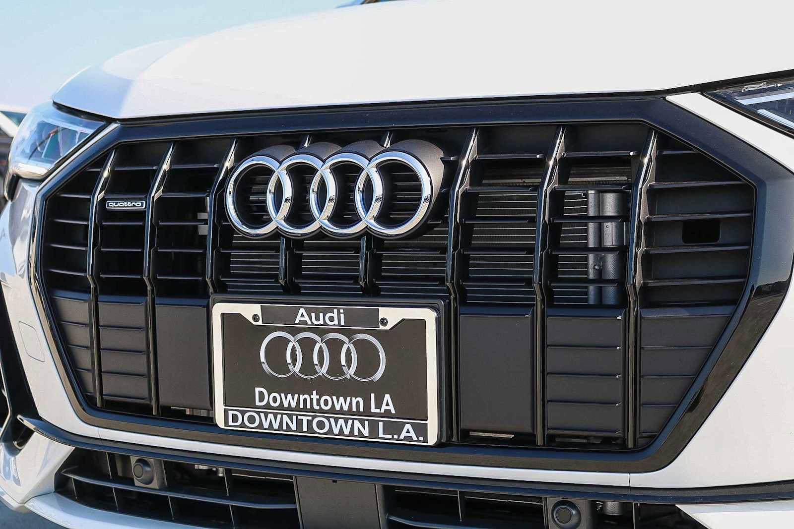 Used 2025 Audi Q3 2.0T Premium w/ Convenience Plus Package AWD/4WD image 6