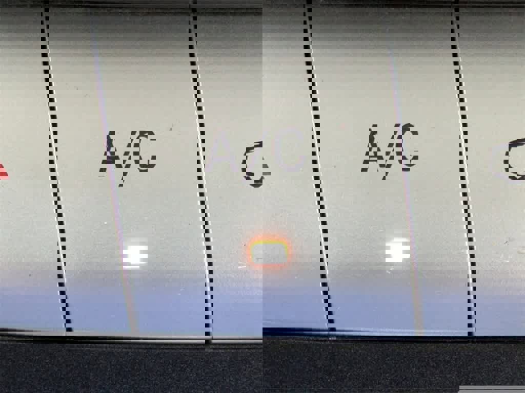 Used 2016 Dodge Journey SE w/ Flexible Seating Group image 23