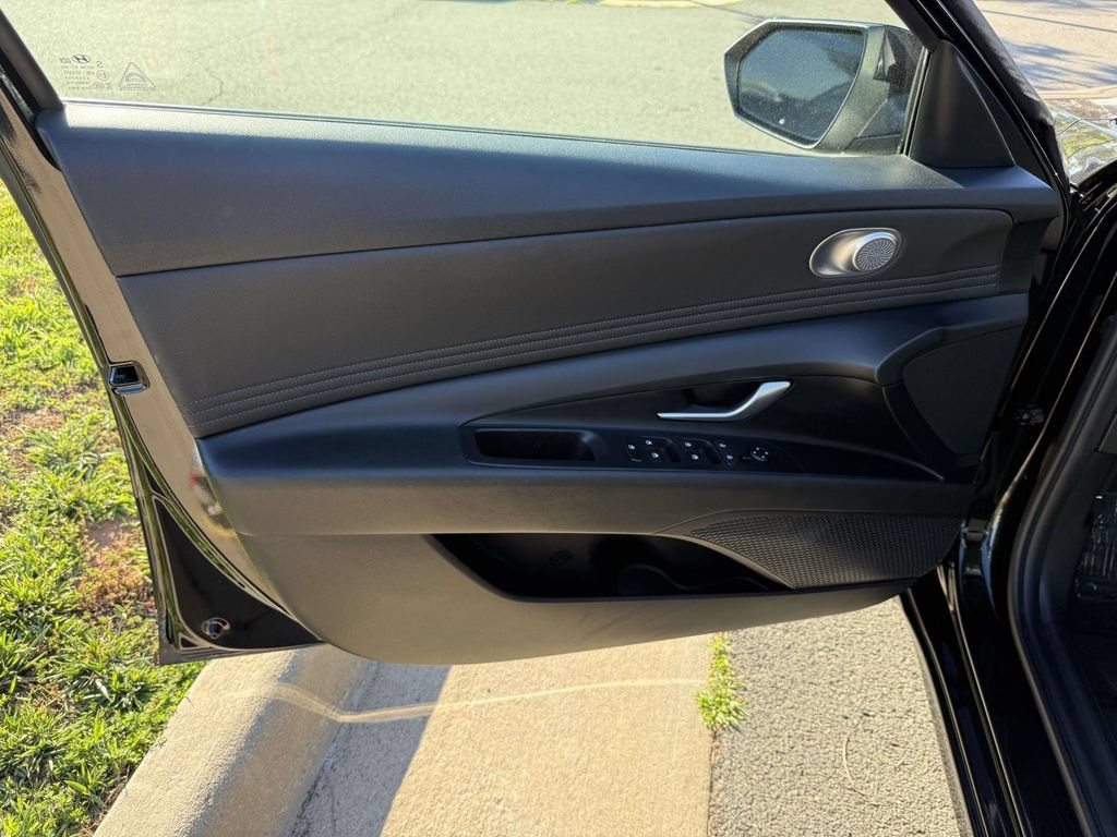Used 2021 Hyundai Elantra SEL w/ Convenience Package FWD image 32