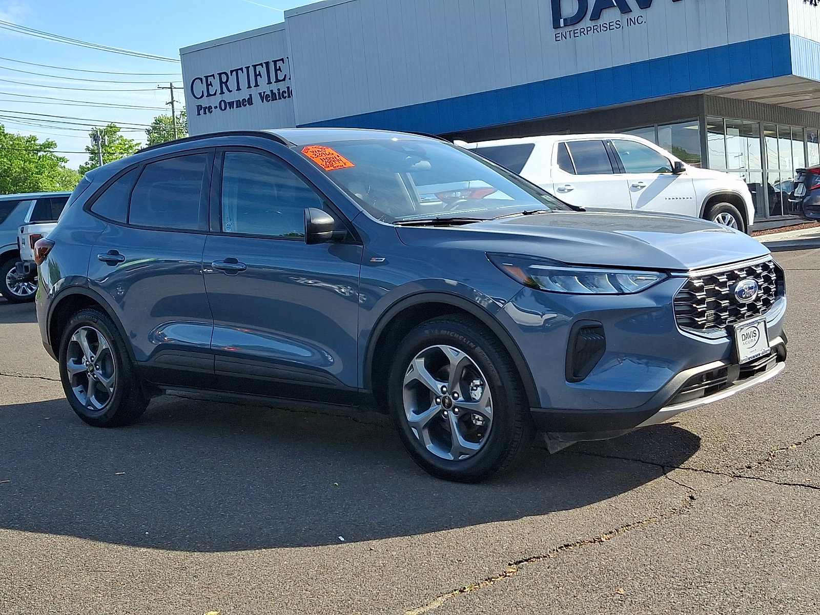 Used 2025 Ford Escape ST-Line w/ Equipment Group 301A FWD image 3