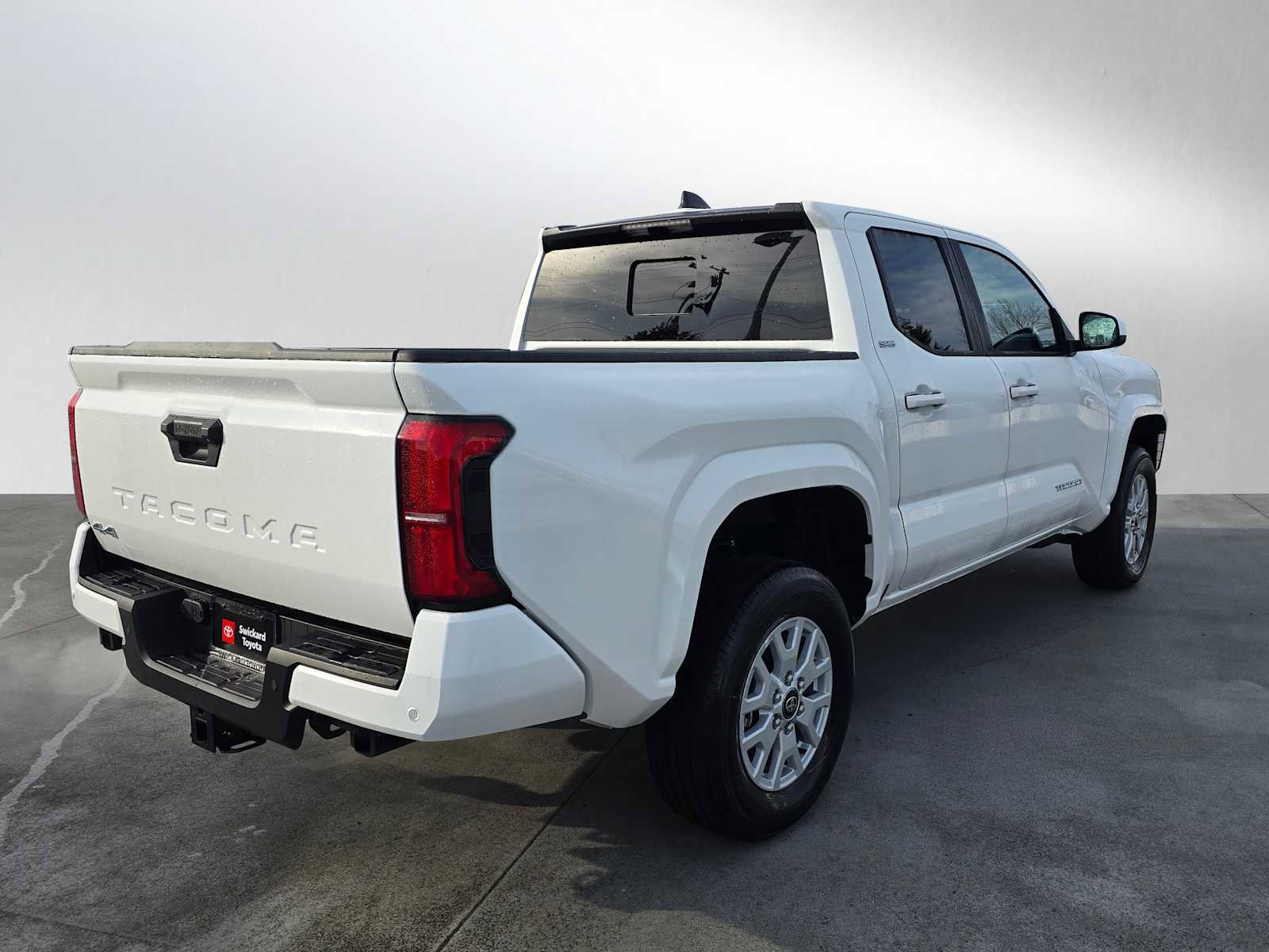 Certified 2025 Toyota Tacoma SR5 image 3