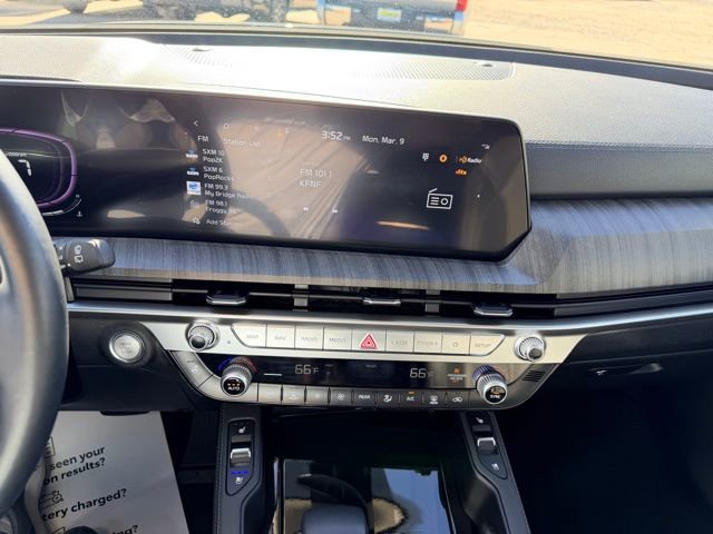 Used 2024 Kia Telluride EX w/ EX Captain's Chair Package image 25