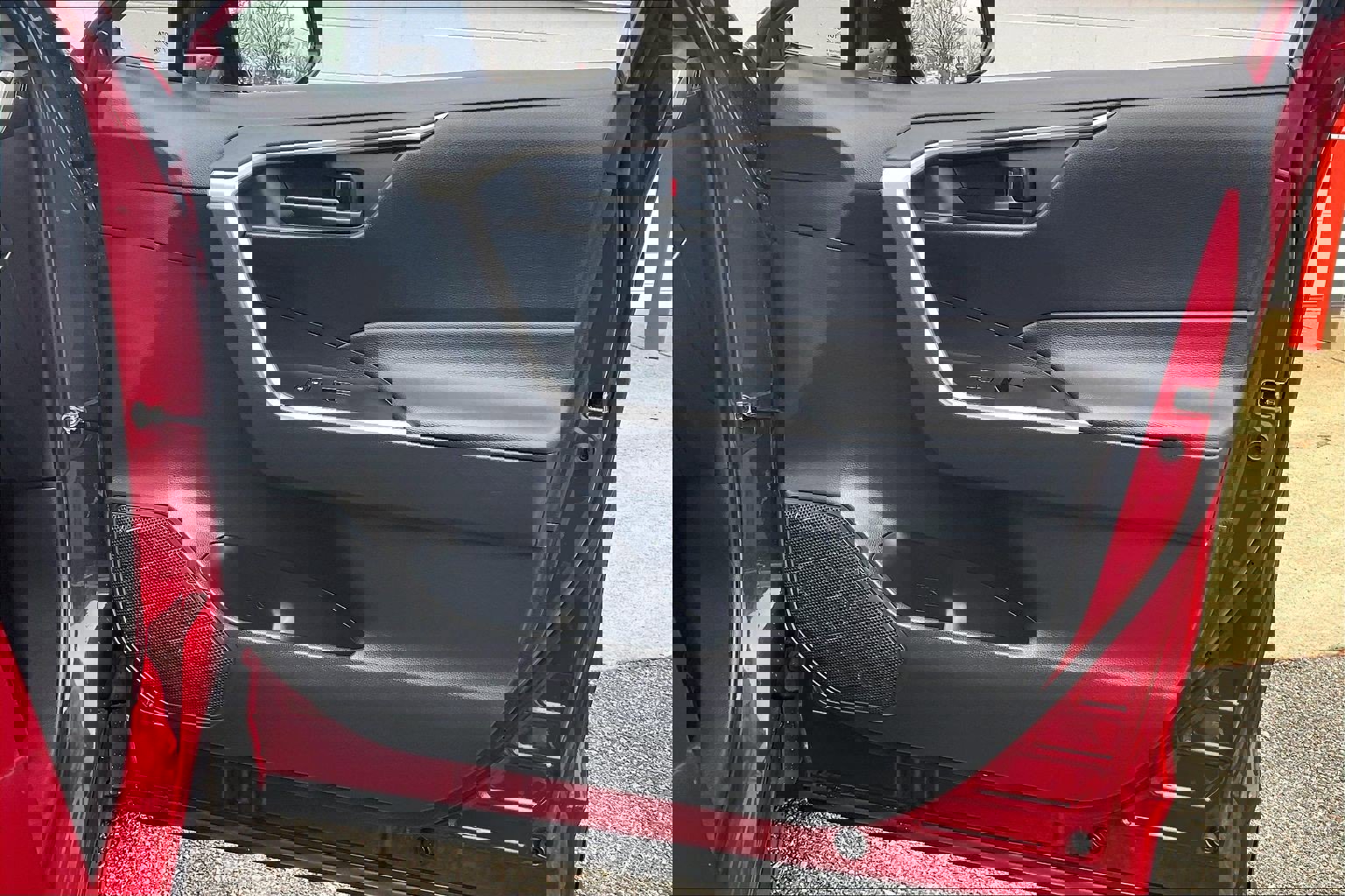 Used 2025 Toyota RAV4 LE image 28